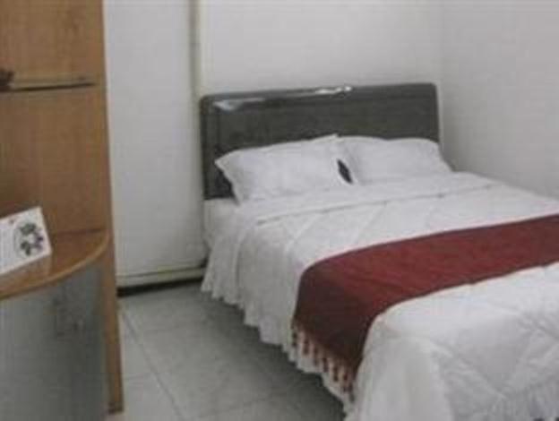 Providence Homestay Surabaya Exteriör bild